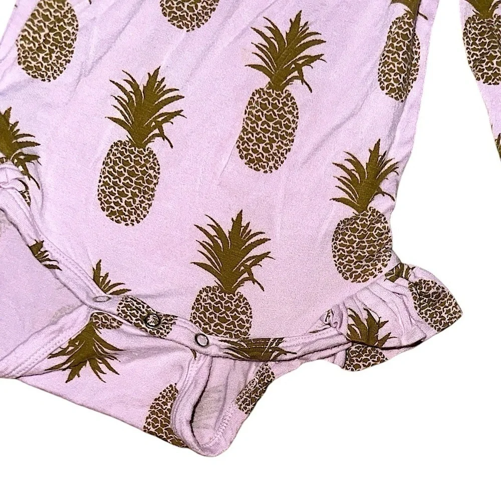 Kate Quinn Bamboo Collection Soft Pineapple Ruffle Long Sleeve One Piece Sz 3-6M